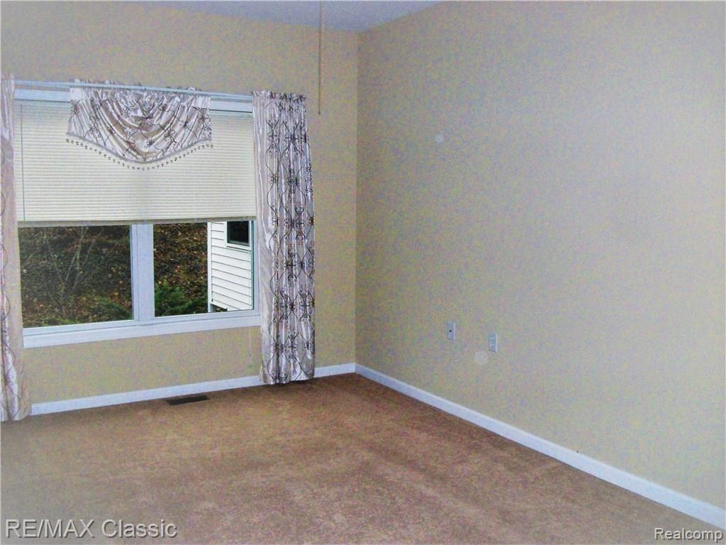 809 Nelson's Ridge Drive, Unit 7 Howell, MI 48843 - Photo 11 of 23 103_1724.jpg