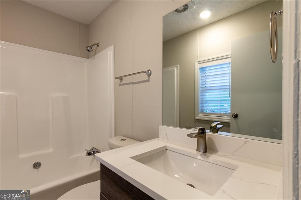 6140 Jones Road Flowery Branch, GA 30542 - Photo 10 of 11