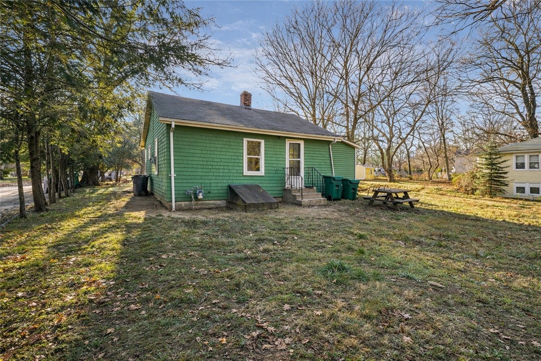355 Church Avenue Warwick, RI 02889 - Photo 13 of 14