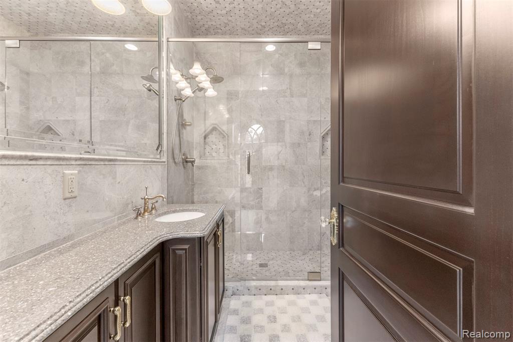 18585 Sheldon Road Northville, MI 48168 - Photo 47 of 98