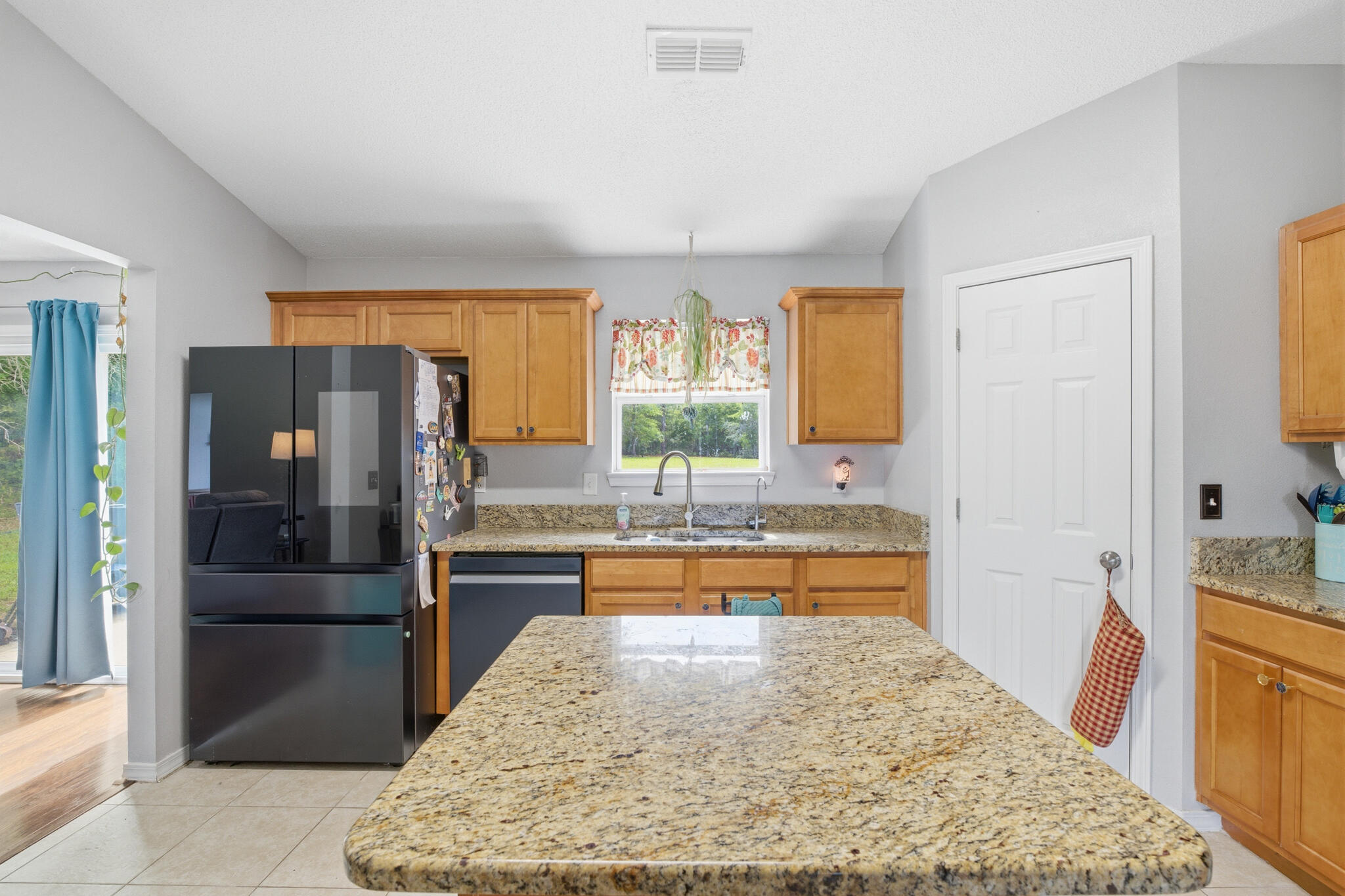 6204 Flash Lane Crestview, FL 32536 - Photo 12 of 32 kitchen
