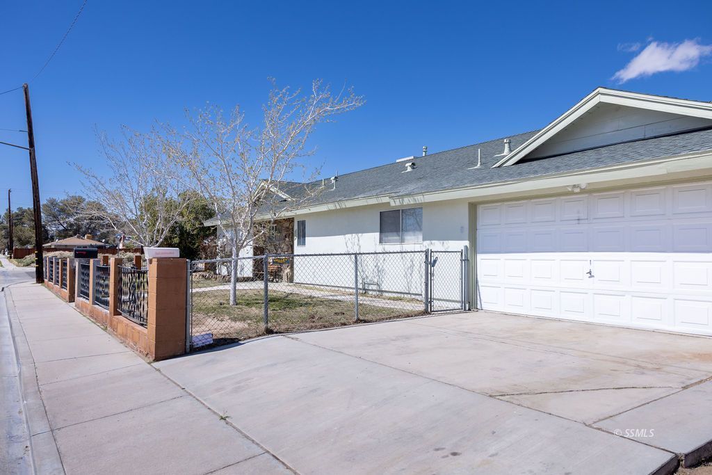 426 East California Avenue Ridgecrest, CA 93555 - Photo 4 of 22 Gallery Image 4