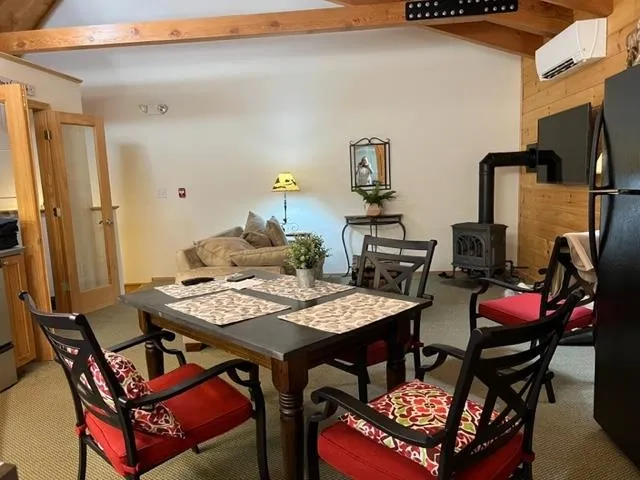 $1,600 | 25 Southmayd Road, Unit 4, Campton, NH 03223