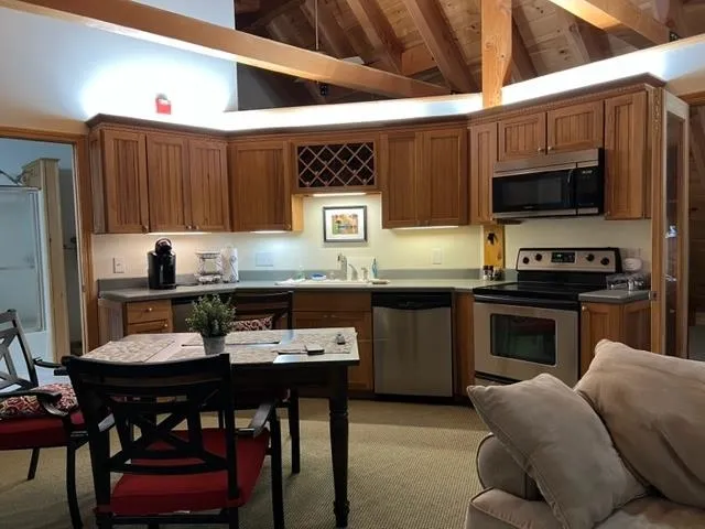 $1,600 | 25 Southmayd Road, Unit 4, Campton, NH 03223