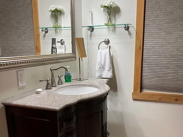 $1,600 | 25 Southmayd Road, Unit 4, Campton, NH 03223