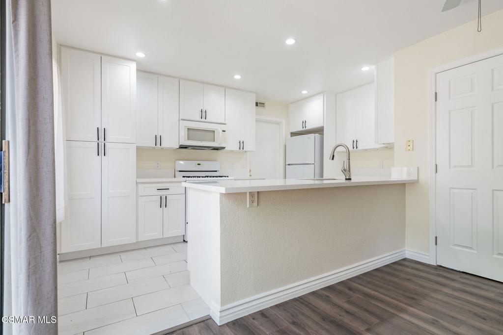 5213 Huntley Street, Unit 45 Simi Valley, CA 93063 - Photo 9 of 25