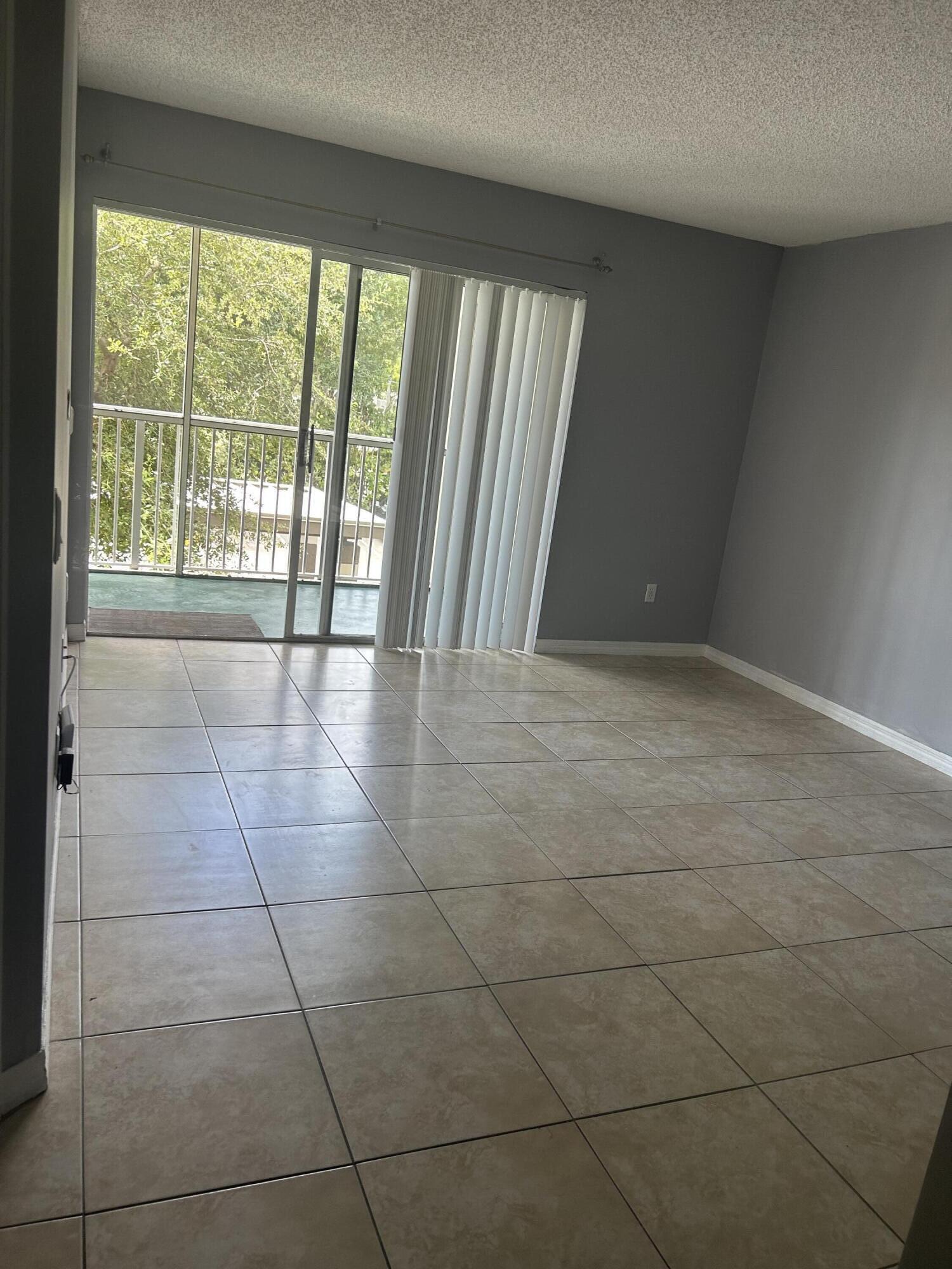 410 South Park Road, Unit 1204 Hollywood, FL 33021 - Photo 6 of 32 IMG_9999
