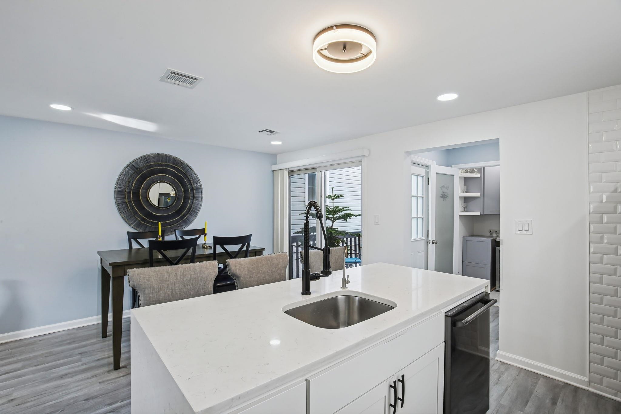 53 Cottage Street Bayonne, NJ 07002 - Photo 3 of 22