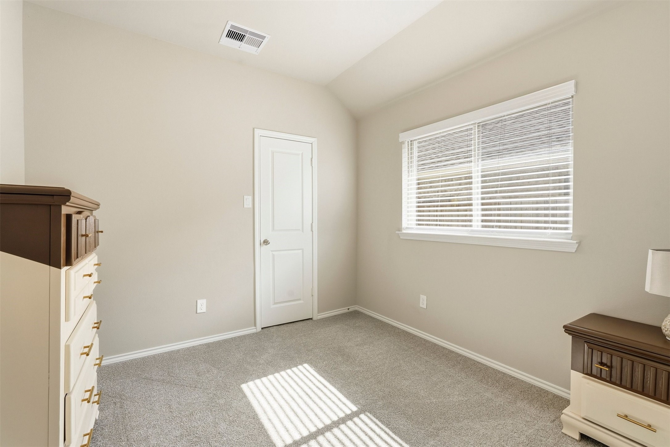 10526 Cabot Trail Rosharon, TX 77583 - Photo 19 of 24 a view of livingroom with furniture and a window