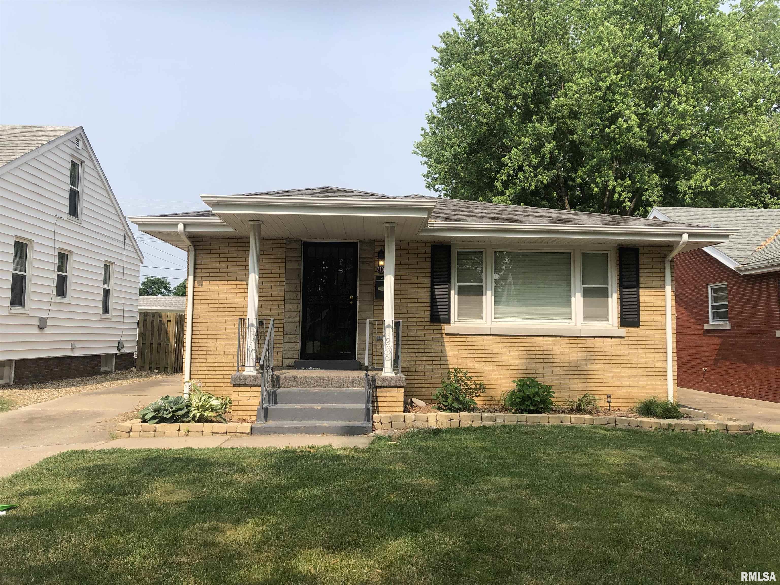 2105 North 6th Street Springfield, IL 62702 - Photo 1 of 30