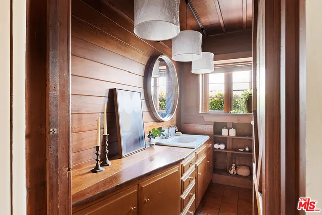 $1,195,000 | 2076 Watson Street, Glendale, CA 91201