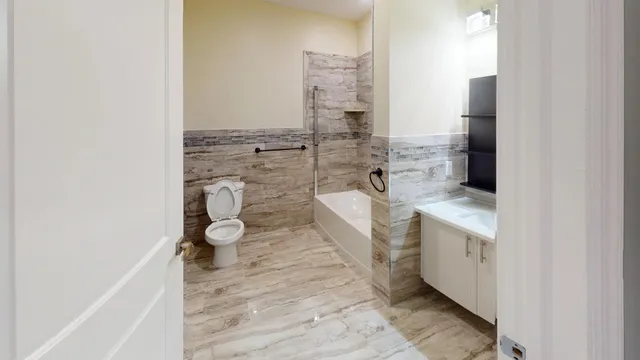 $2,000 | 680 Grand Street, Unit 410, Jersey City, NJ 07304