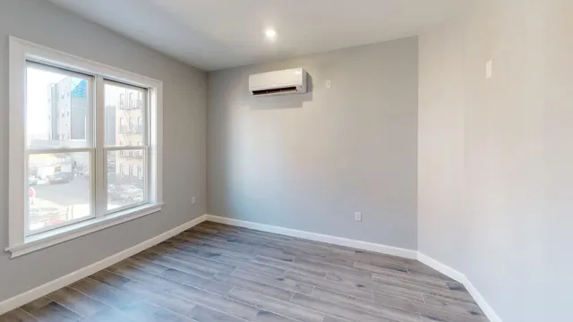 $2,000 | 680 Grand Street, Unit 410, Jersey City, NJ 07304