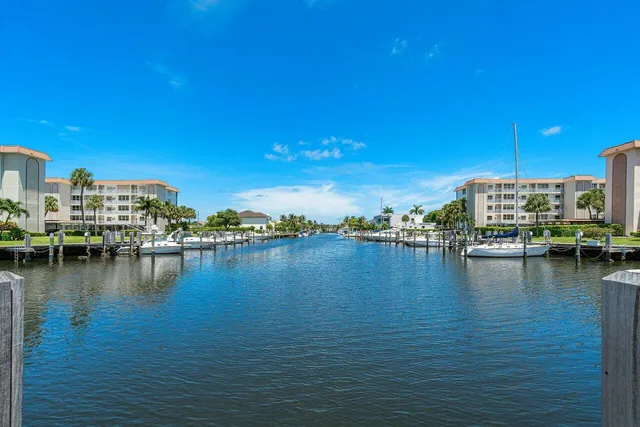 $329,900 | 931 Gardenia Drive, Unit 367, Delray Beach, FL 33483