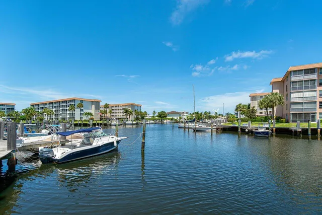 $329,900 | 931 Gardenia Drive, Unit 367, Delray Beach, FL 33483