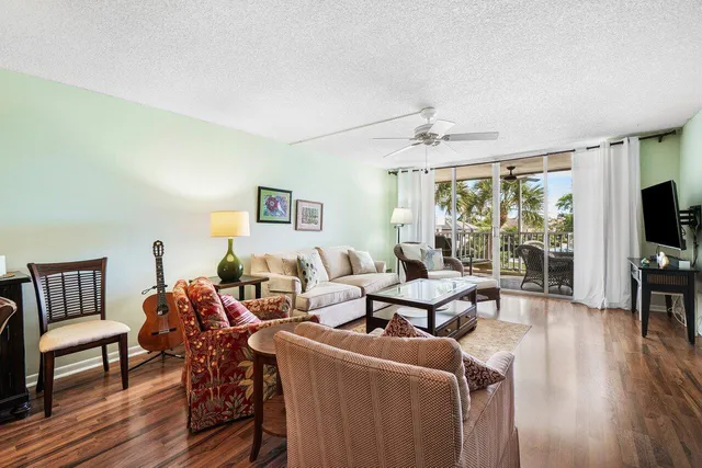 $329,900 | 931 Gardenia Drive, Unit 367, Delray Beach, FL 33483