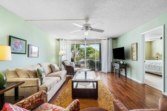 $329,900 | 931 Gardenia Drive, Unit 367, Delray Beach, FL 33483