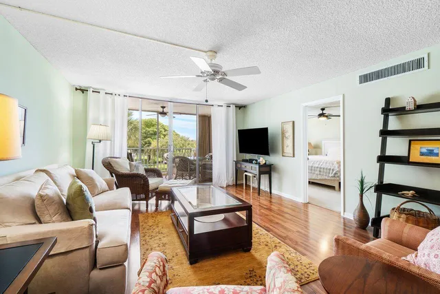 $329,900 | 931 Gardenia Drive, Unit 367, Delray Beach, FL 33483