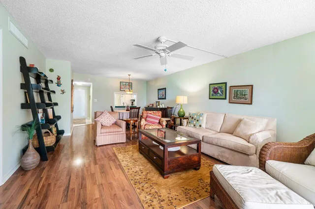 $329,900 | 931 Gardenia Drive, Unit 367, Delray Beach, FL 33483