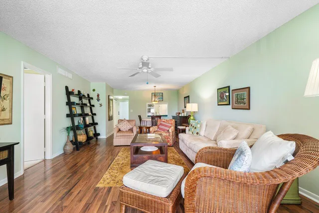 $329,900 | 931 Gardenia Drive, Unit 367, Delray Beach, FL 33483