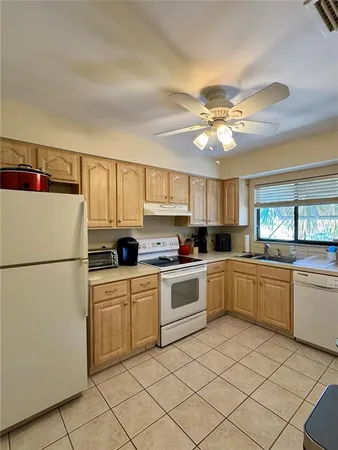 $1,850 | 5228 Willow Links, Unit 76, Sarasota, FL 34235