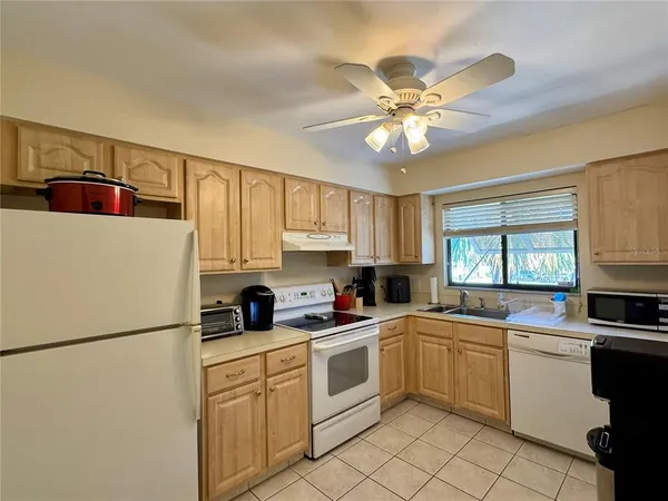 $1,850 | 5228 Willow Links, Unit 76, Sarasota, FL 34235
