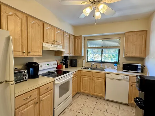 $1,850 | 5228 Willow Links, Unit 76, Sarasota, FL 34235