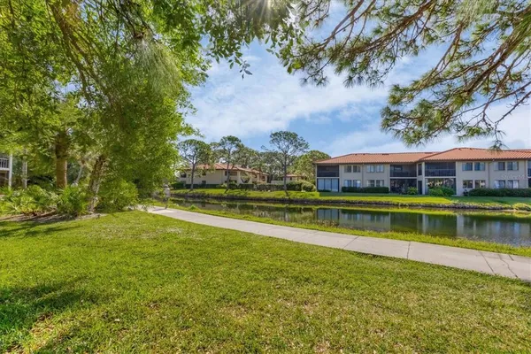 $1,850 | 5228 Willow Links, Unit 76, Sarasota, FL 34235
