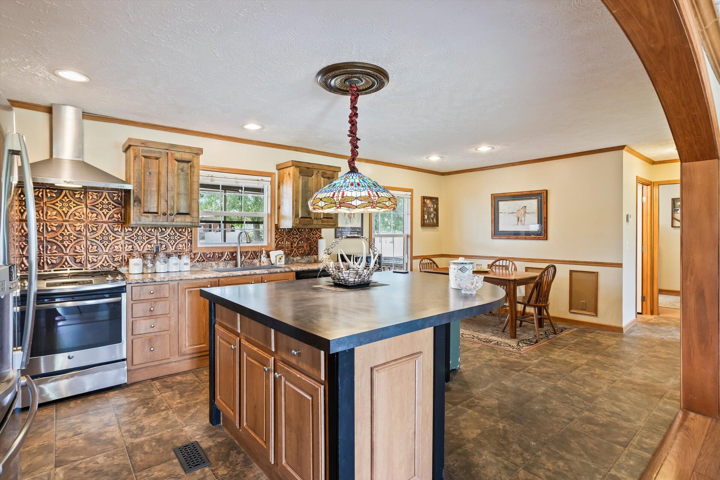1178 Weeks Road Williston, SC 29853 - Photo 10 of 72