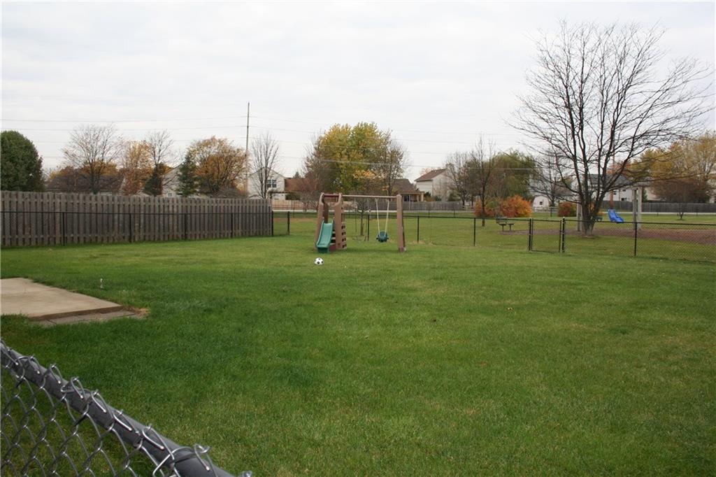 9842 Herald Square Fishers, IN 46038 - Photo 3 of 17 Gallery Image 3