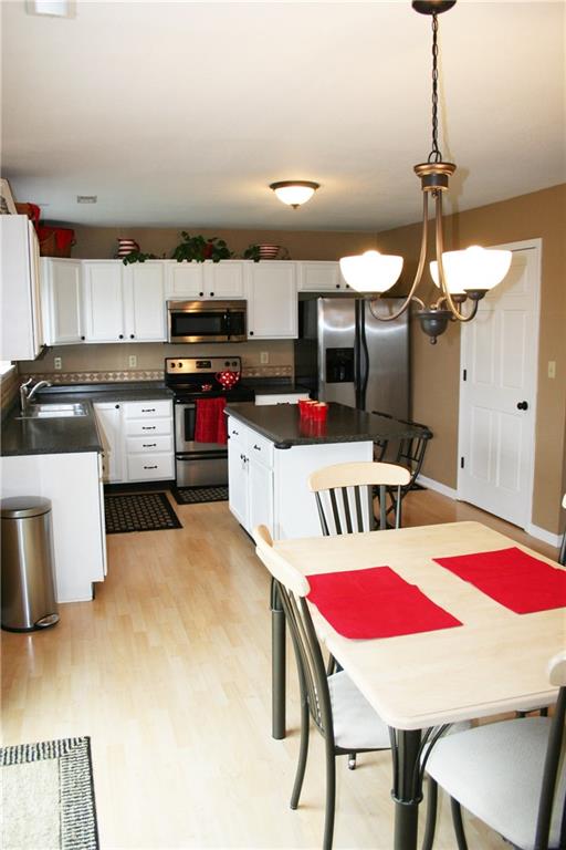 9842 Herald Square Fishers, IN 46038 - Photo 4 of 17 Gallery Image 4