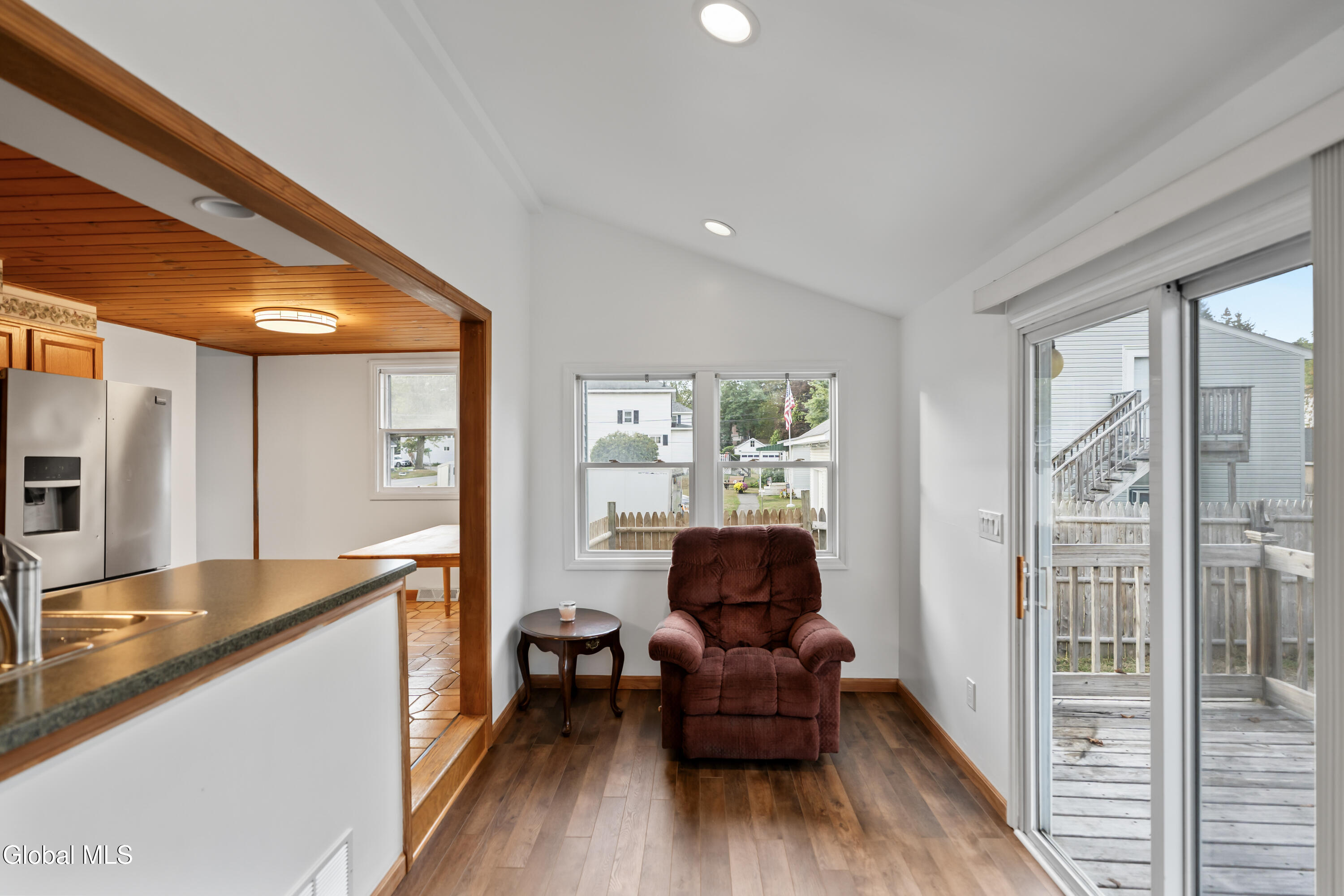 3123 Albany Street Schenectady, NY 12304 - Photo 13 of 26 DSC07801