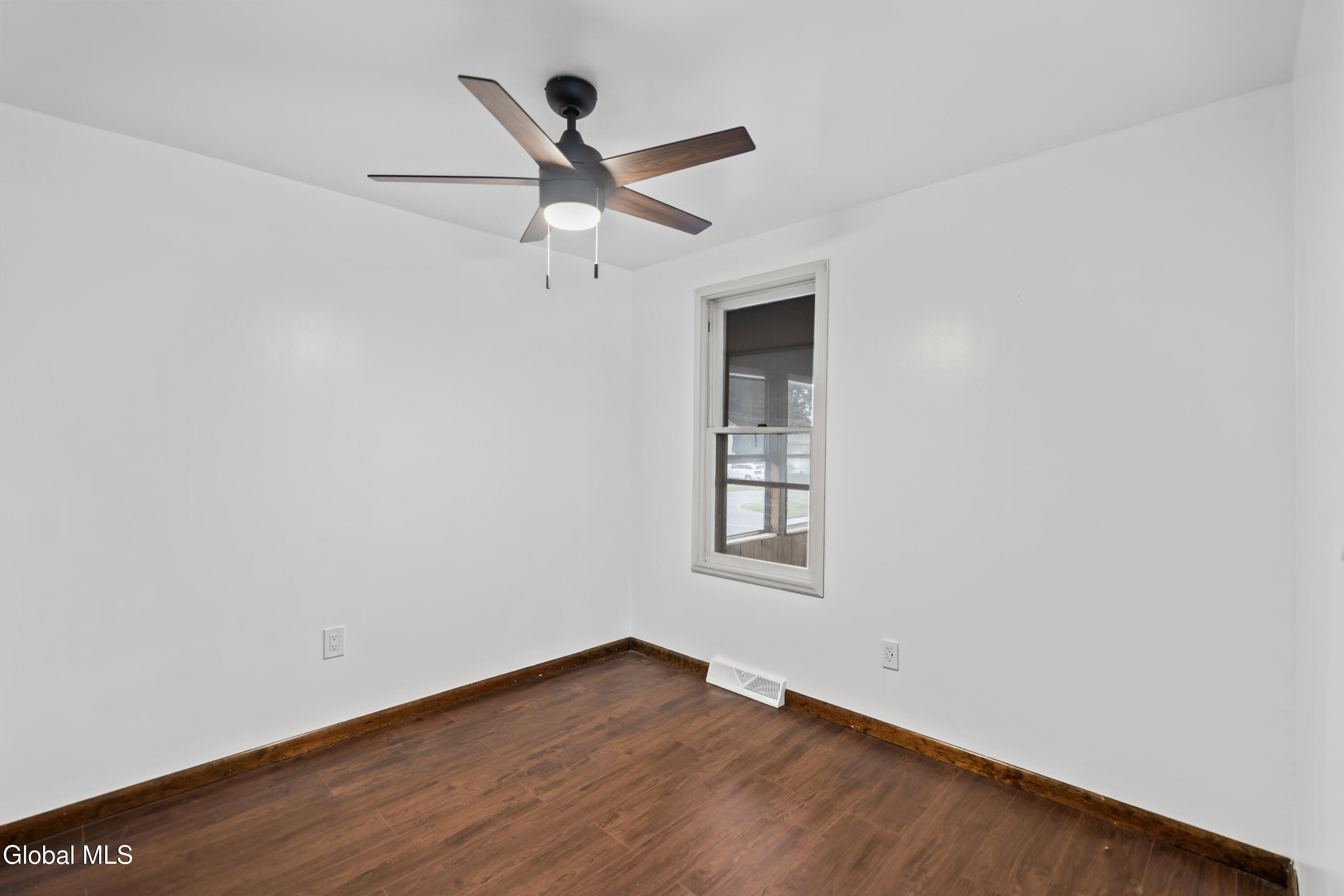 3123 Albany Street Schenectady, NY 12304 - Photo 21 of 26 DSC07777