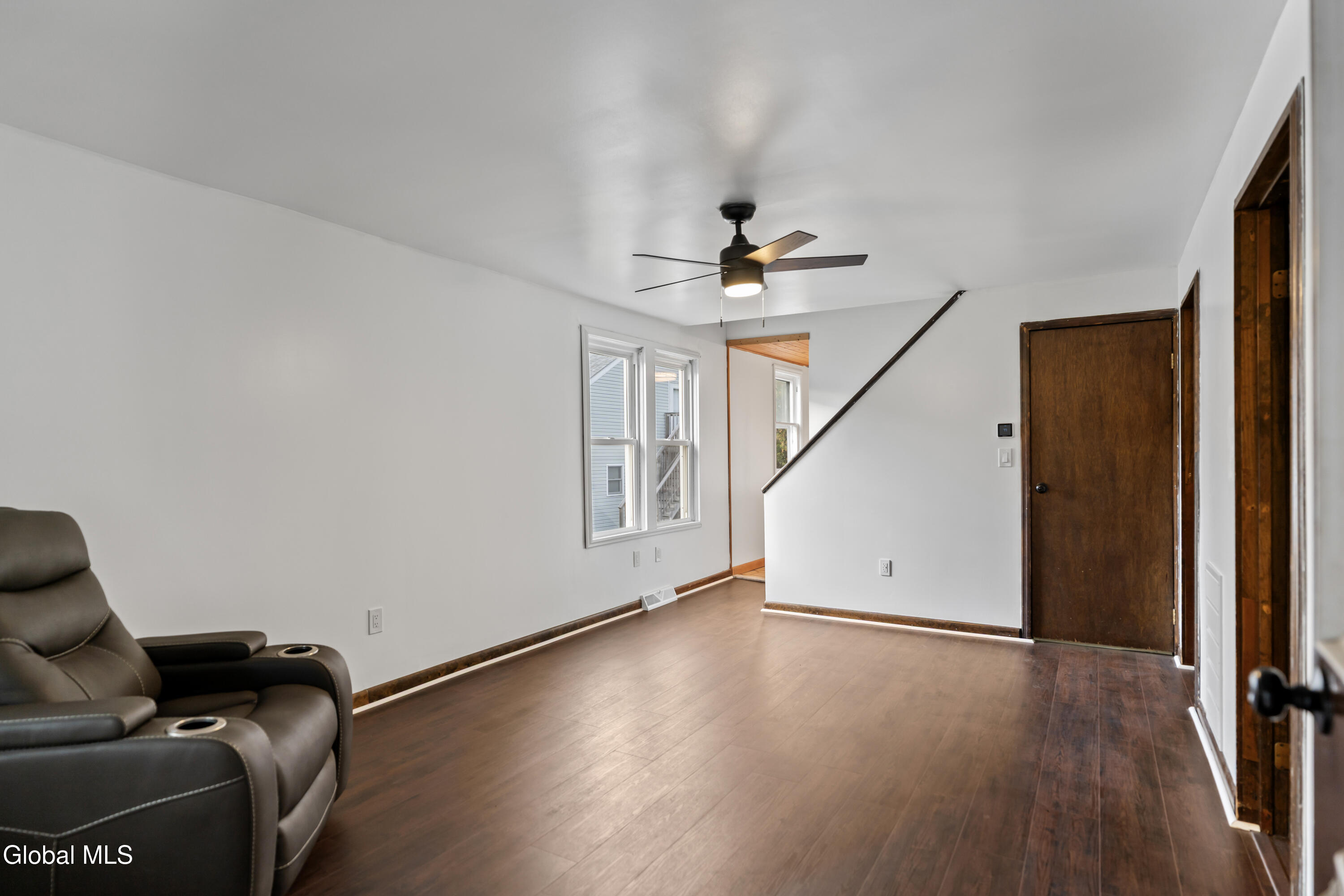 3123 Albany Street Schenectady, NY 12304 - Photo 5 of 26 DSC07768