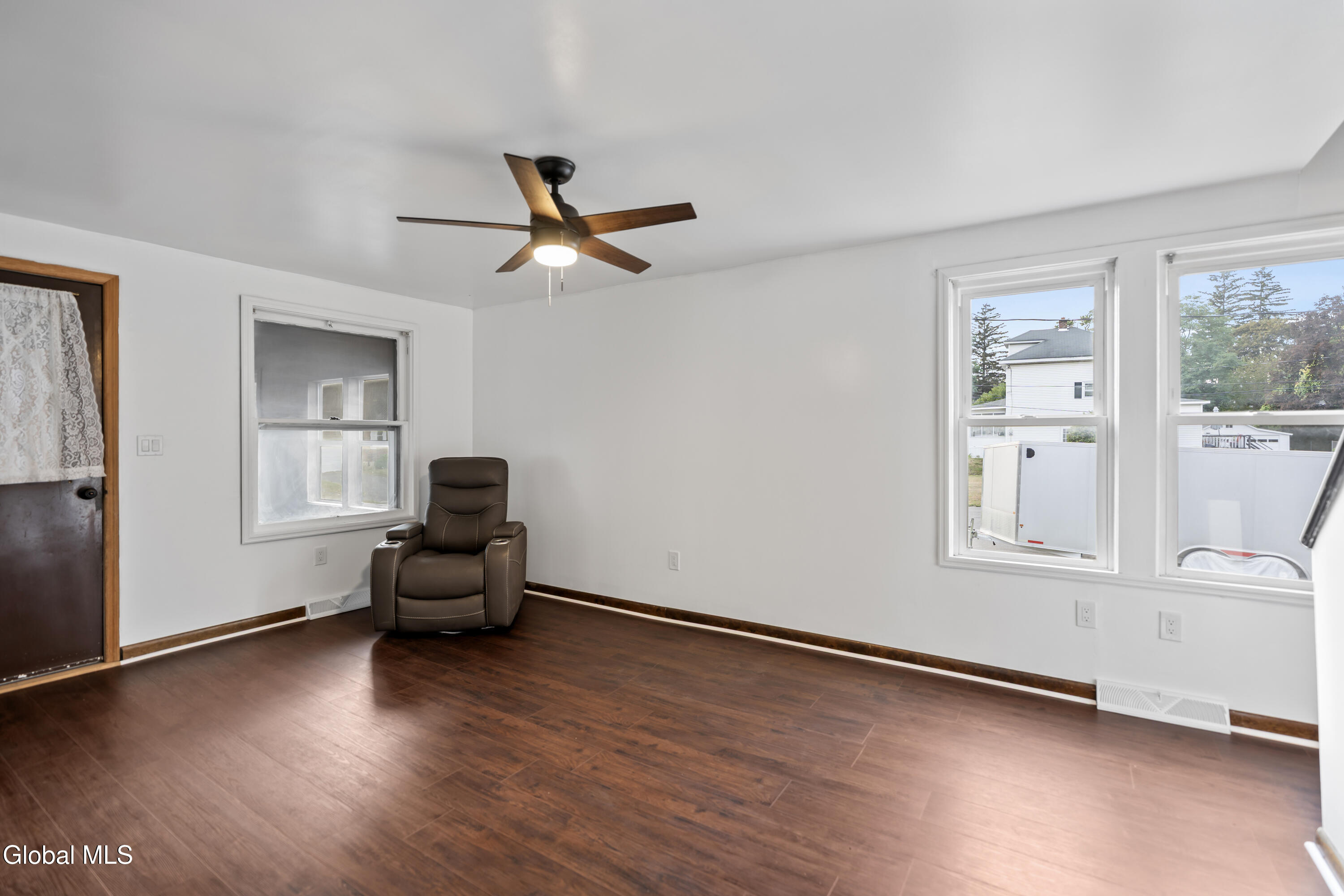 3123 Albany Street Schenectady, NY 12304 - Photo 7 of 26 DSC07771