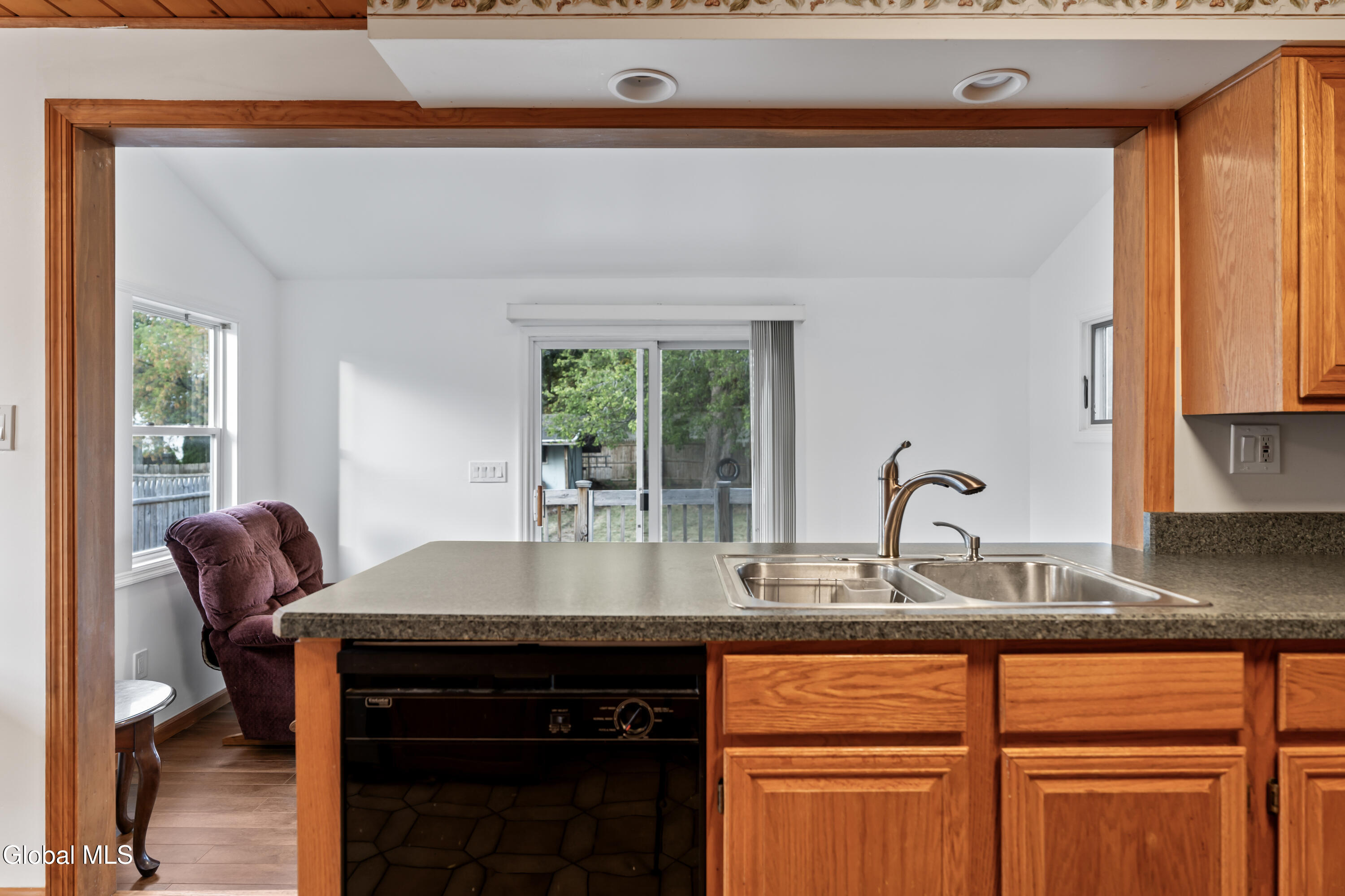 3123 Albany Street Schenectady, NY 12304 - Photo 10 of 26 DSC07792