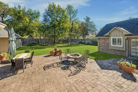 $1,825,000 | 222 Plantation Road, Bunker Hill Village, TX 77024