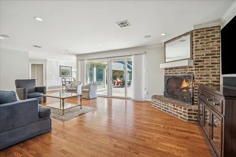 $1,825,000 | 222 Plantation Road, Bunker Hill Village, TX 77024