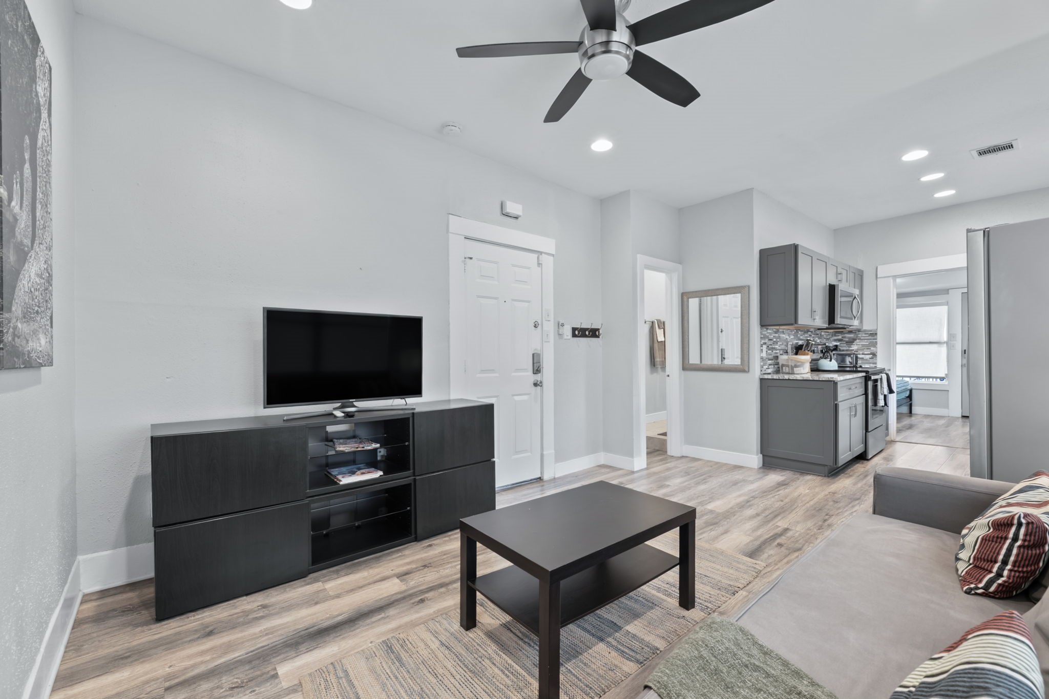 412 Drew Street, Unit 4 Houston, TX 77006 - Photo 2 of 28
