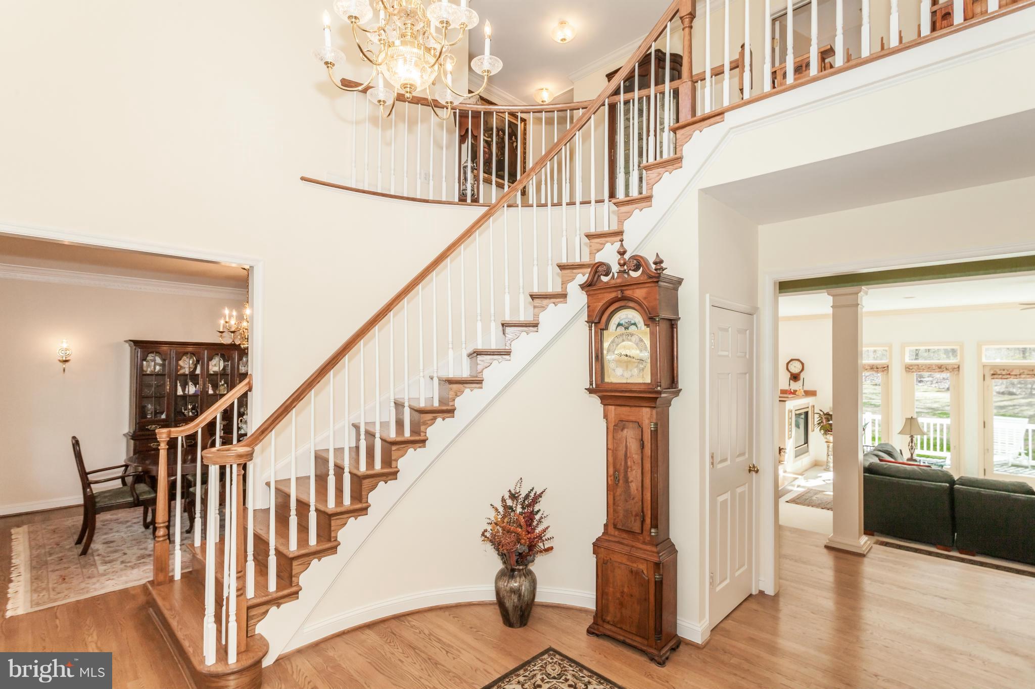 20677 Blue Ridge Mountain Road Paris, VA 20130 - Photo 3 of 30 Foyer