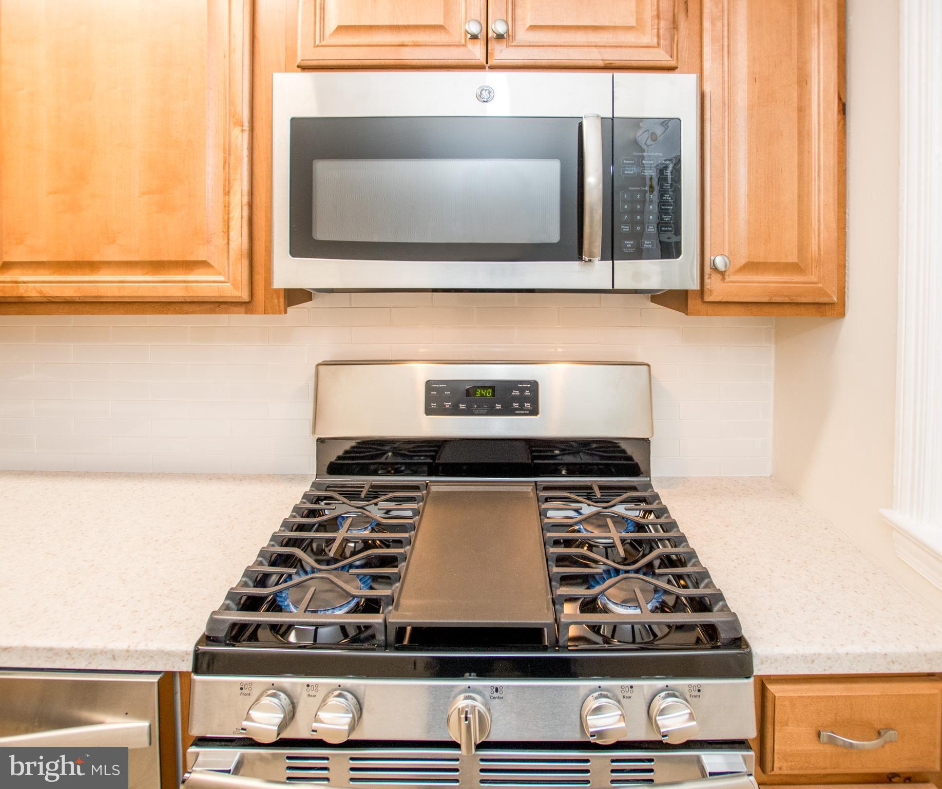 240 Orville Road Baltimore, MD 21221 - Photo 11 of 27 Kitchen/Gas Stove/Oven