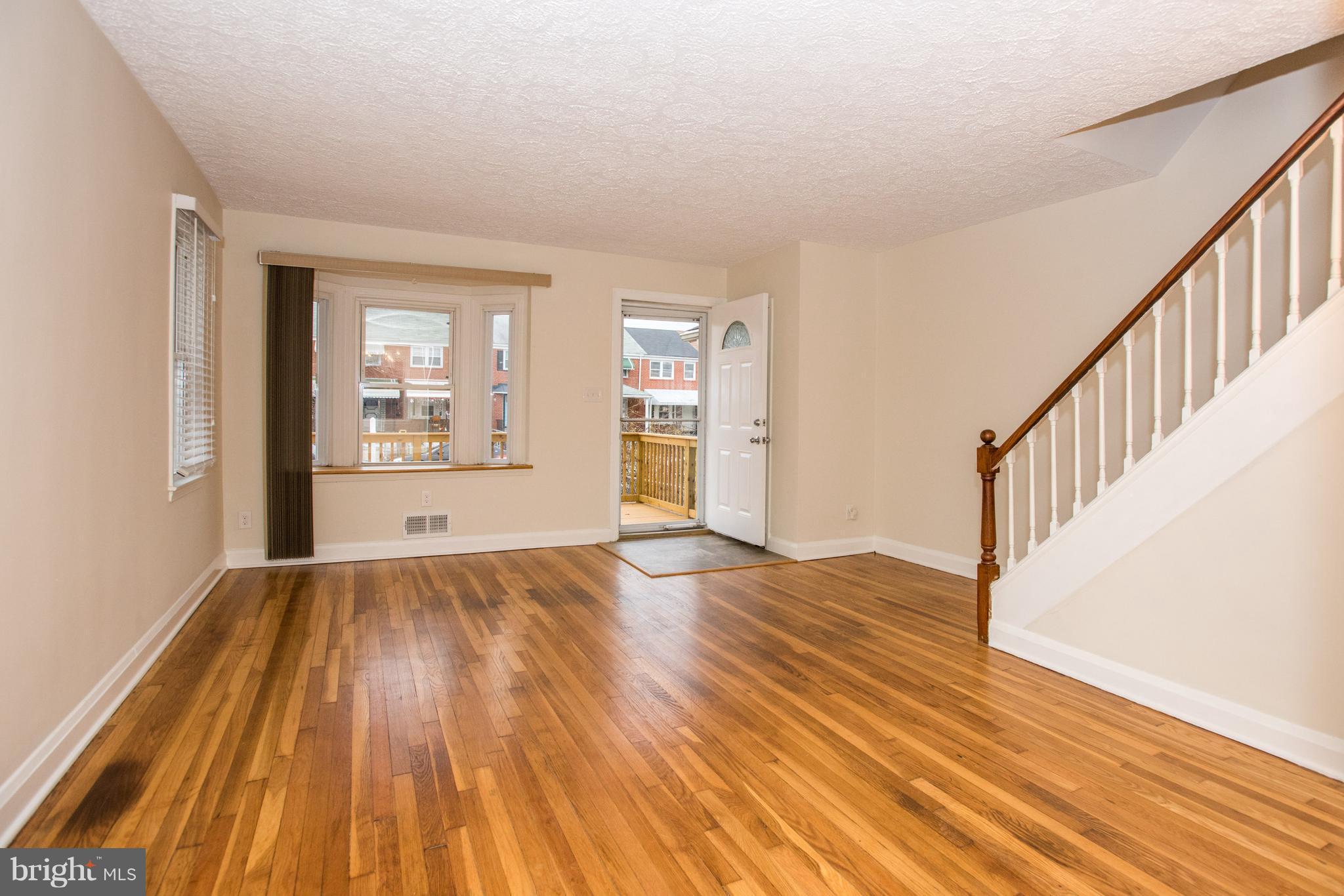 240 Orville Road Baltimore, MD 21221 - Photo 4 of 27 Living Room