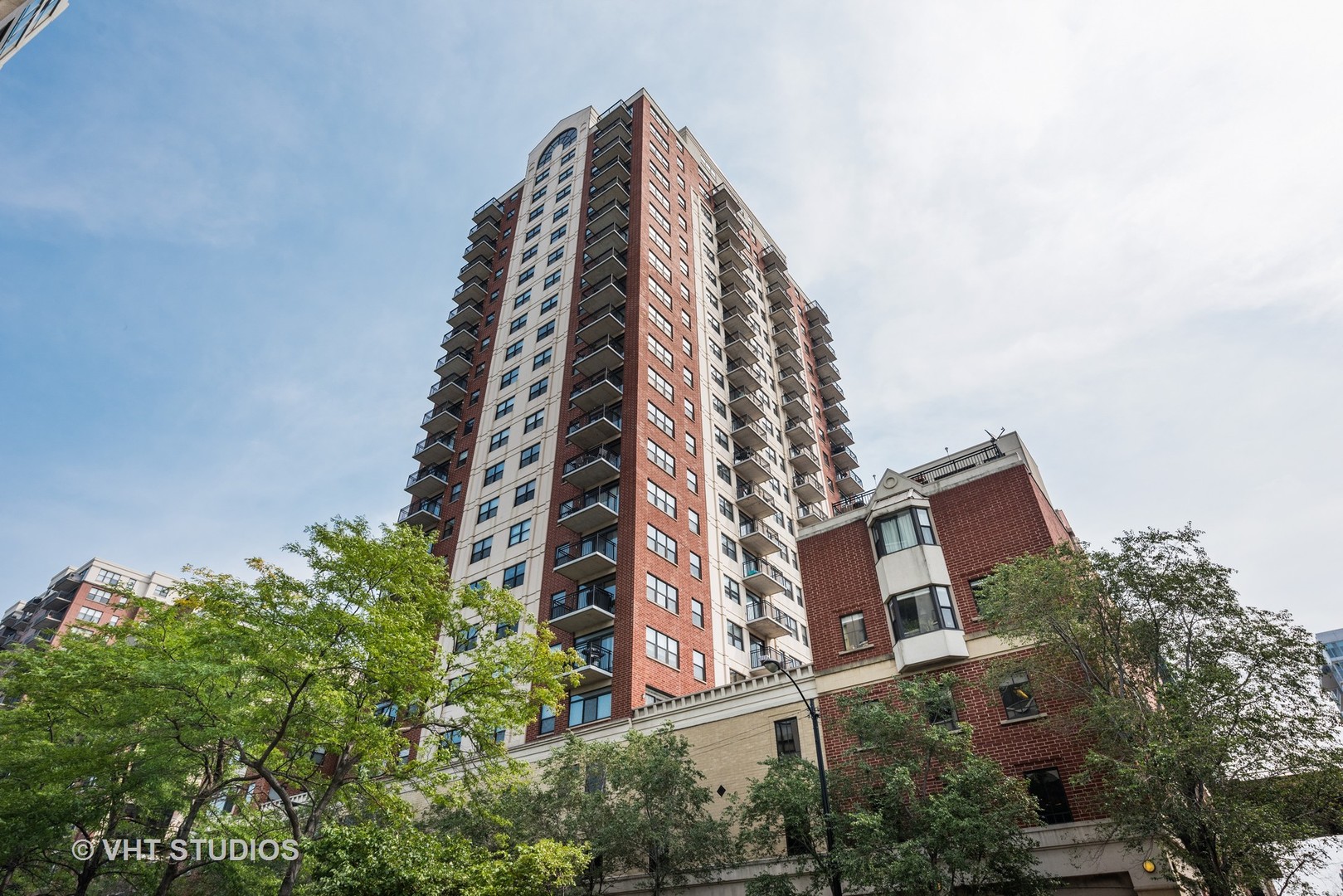 1529 South State Street, Unit 8B Chicago, IL 60605 - Photo 1 of 11 an aerial view of a multi story building