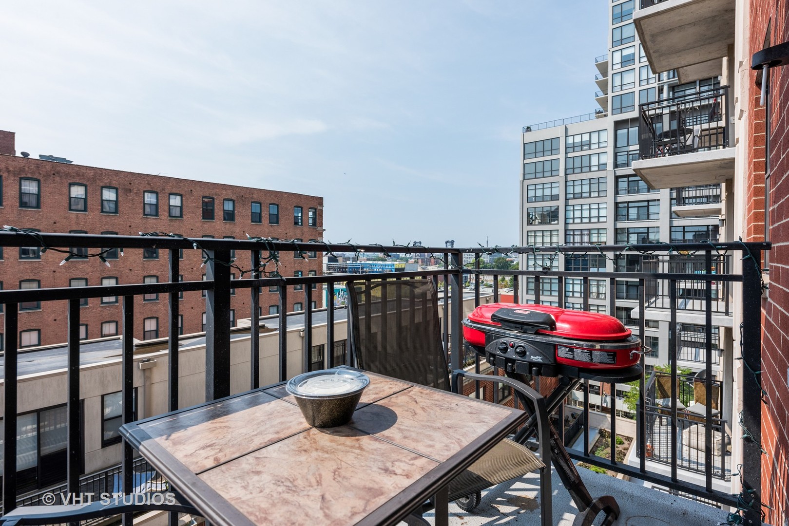 1529 South State Street, Unit 8B Chicago, IL 60605 - Photo 11 of 11 a view of a balcony with an outdoor seating