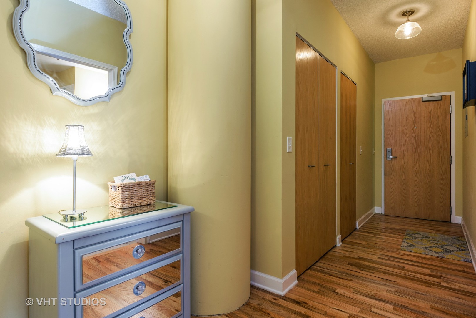 1529 South State Street, Unit 8B Chicago, IL 60605 - Photo 10 of 11 a view of a bathroom from a hallway