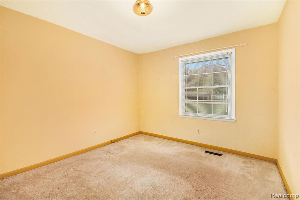 5730 Burnham Road Bloomfield Hills, MI 48301 - Photo 17 of 22
