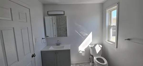 $2,200 | 18 Bullard Street, Unit 3, New Bedford, MA 02746