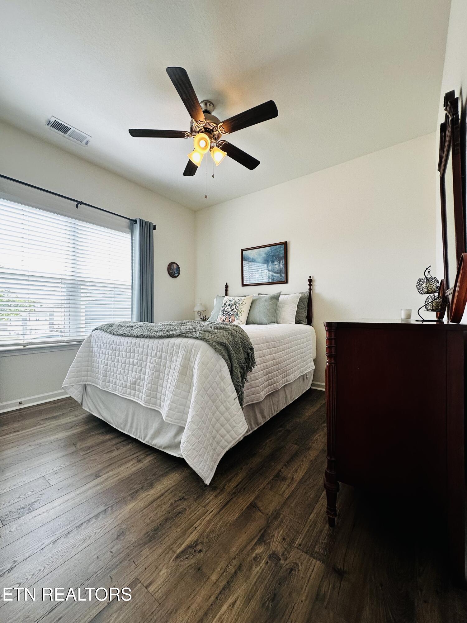 542 Cliff Street Morristown, TN 37814 - Photo 14 of 22 Bedroom