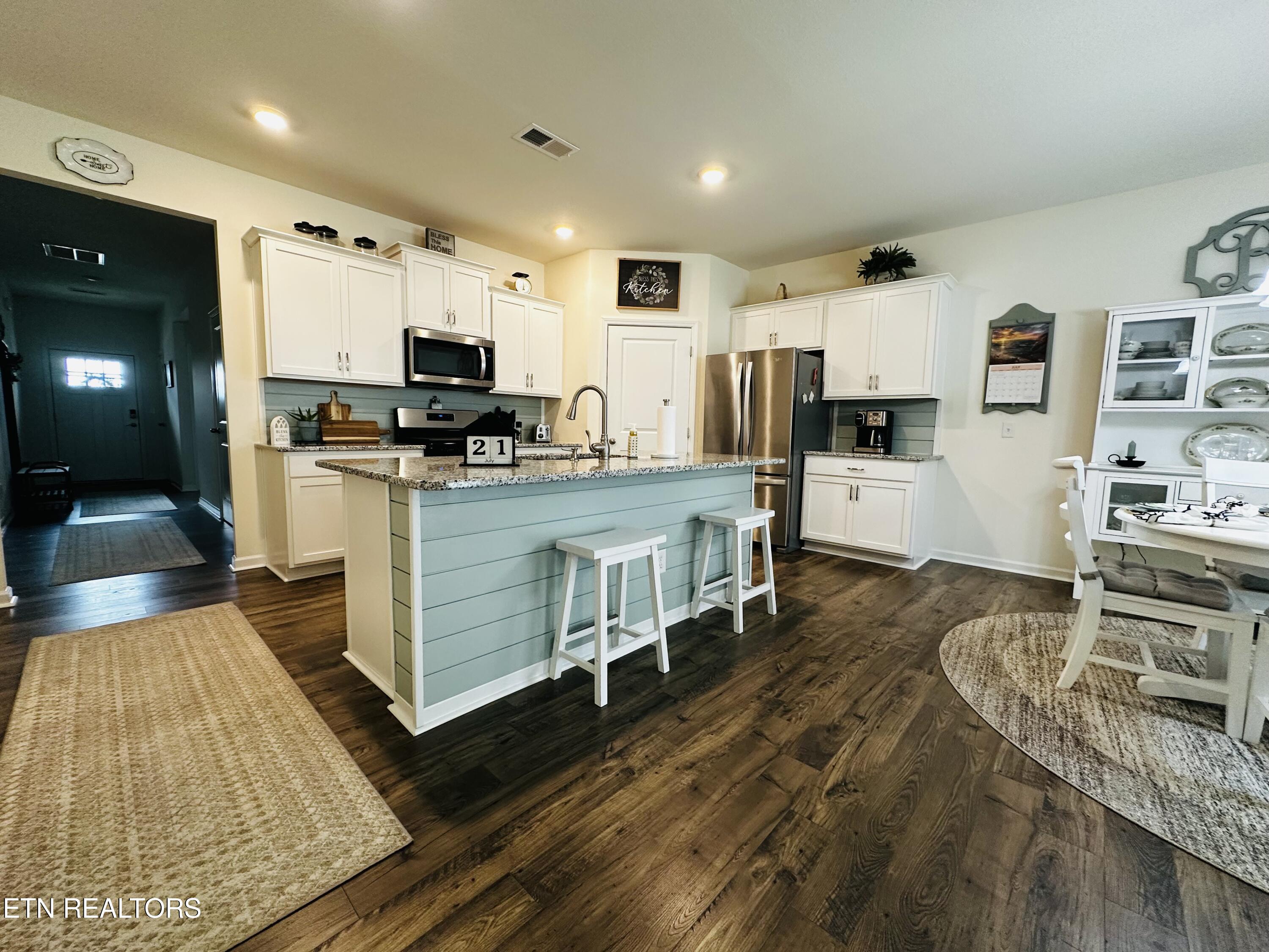 542 Cliff Street Morristown, TN 37814 - Photo 2 of 22 IMG_2872