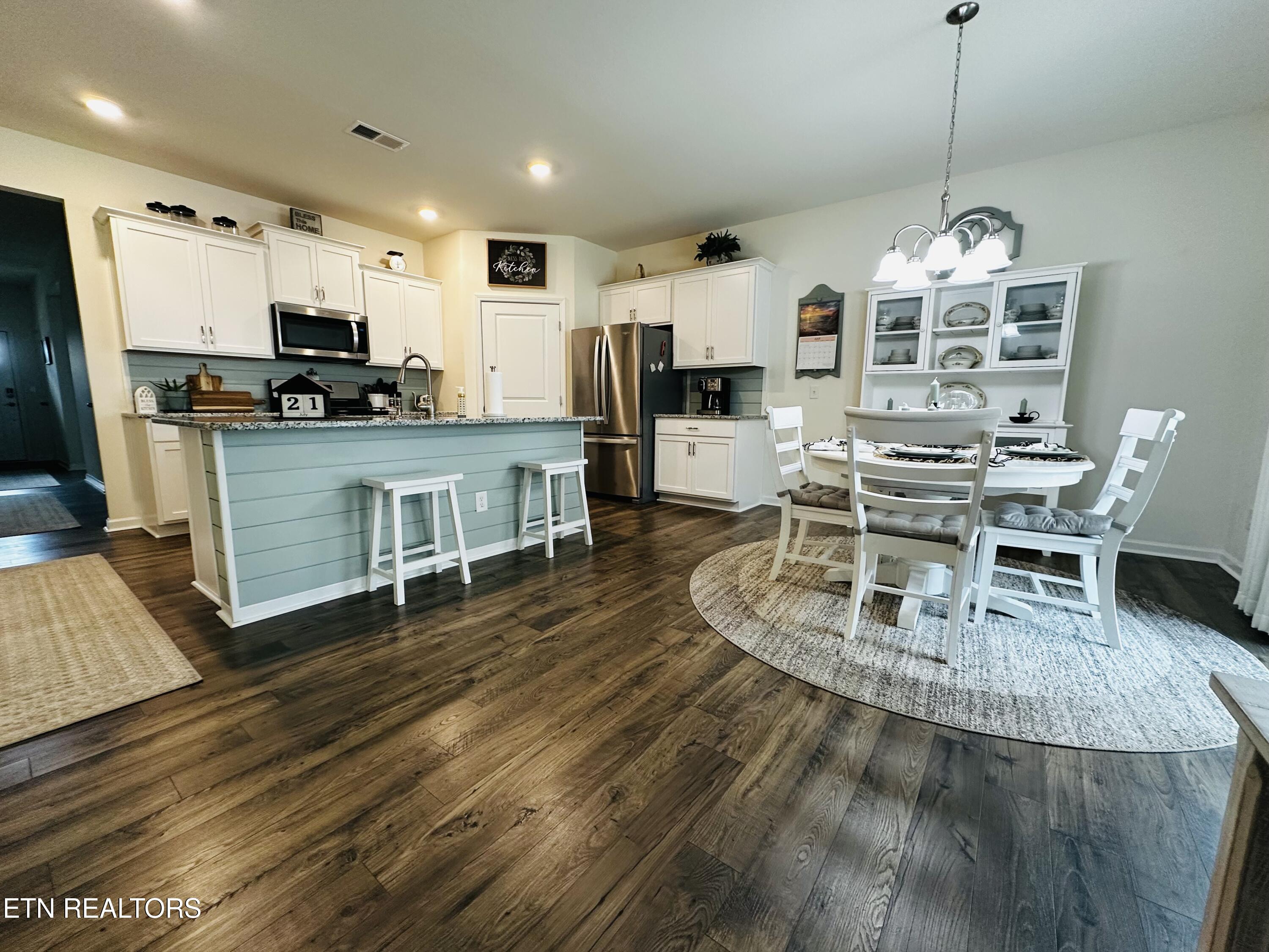 542 Cliff Street Morristown, TN 37814 - Photo 3 of 22 IMG_2864